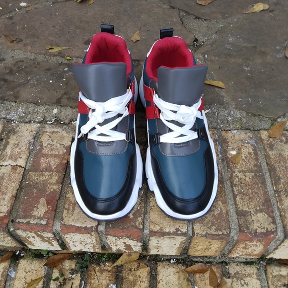 True Religion Kendall - Picture 2 of 5